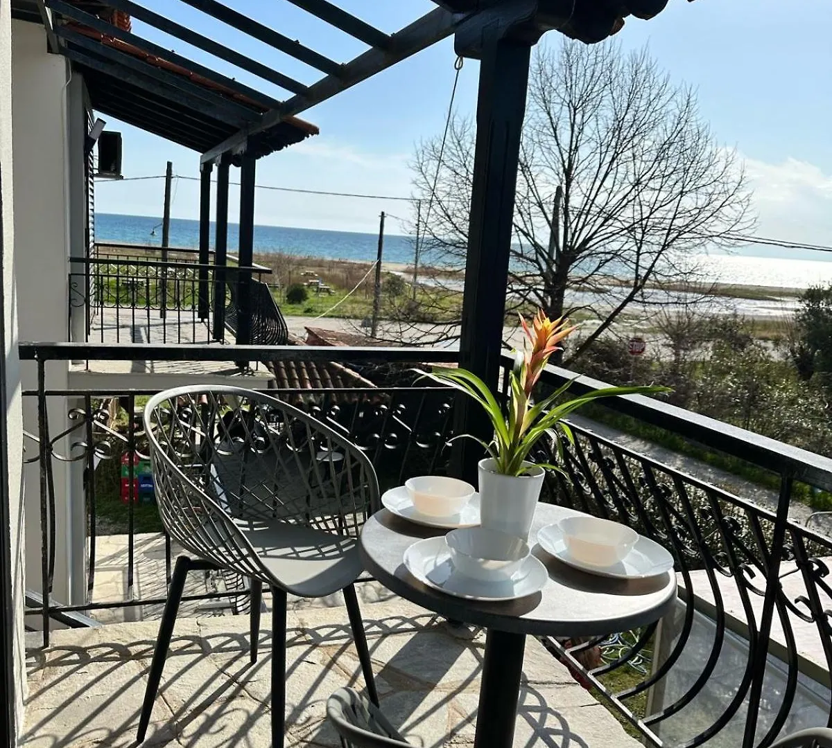 Room Nine 9 Beachfront Apartments Nea Kallikrateia