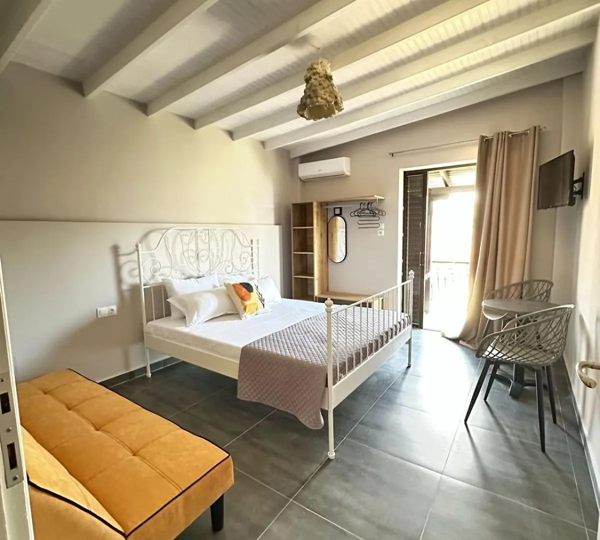 Room Nine 9 Beachfront Apartments Nea Kallikrateia